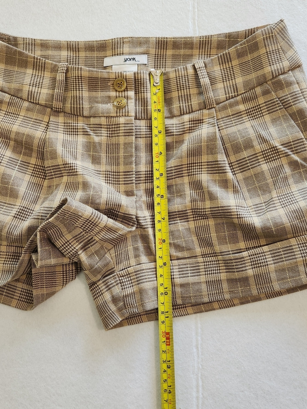 Yank Y2K Plaid Tailored Shorts in Tan and Cream Size 4 - Picture 4 of 7